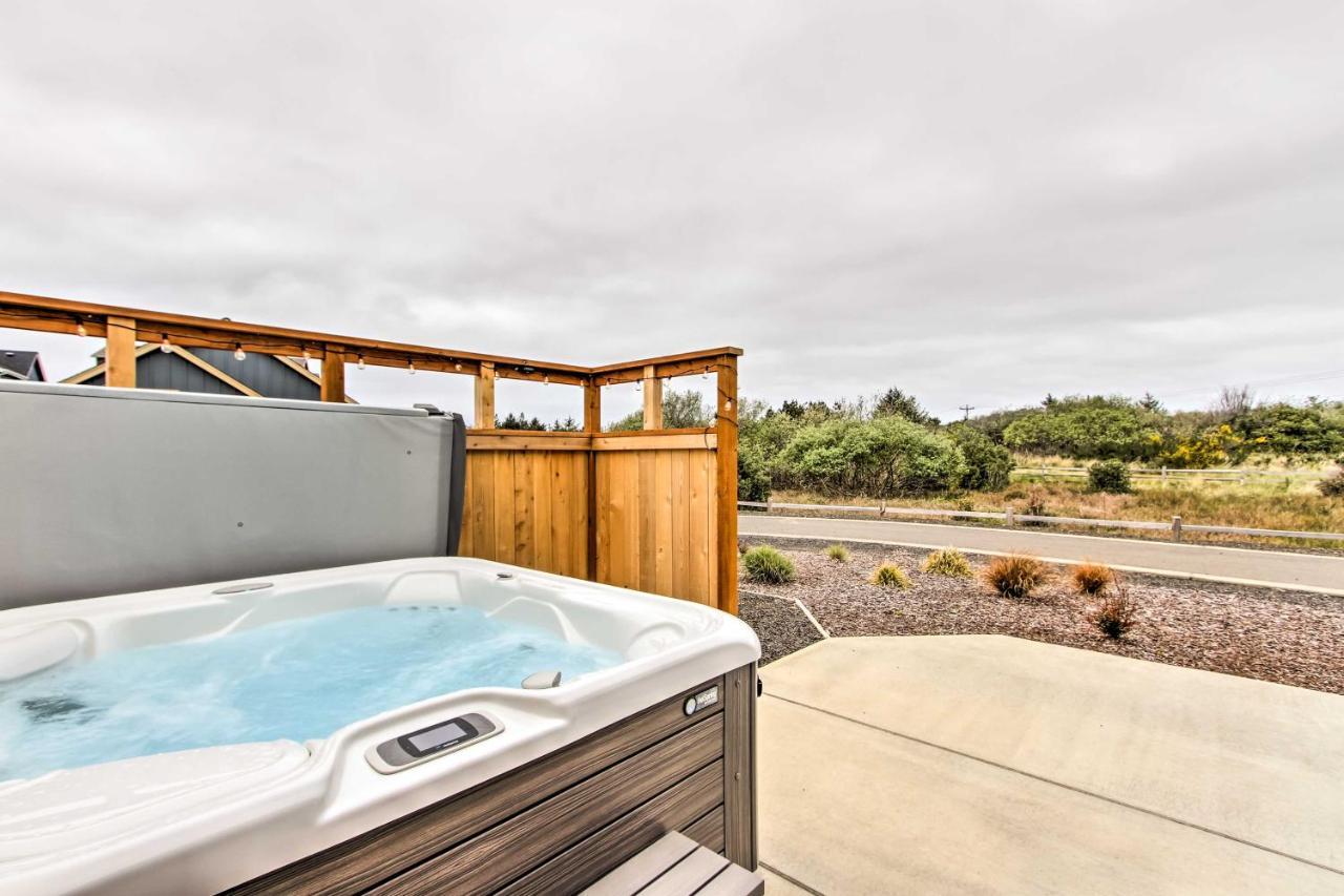 Ocean Shores House With Hot Tub - Walk To Beach エクステリア 写真
